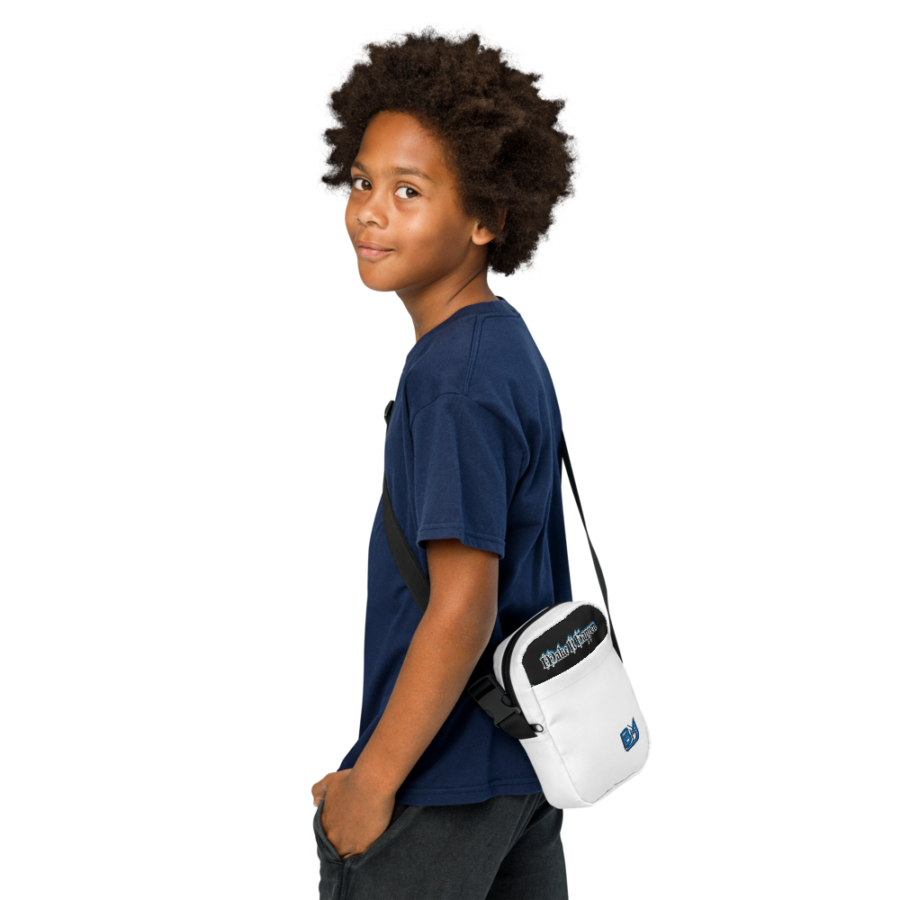 „Colecția genților crossbody Utility ‘Make It Happen’ de Mădălin Buni”