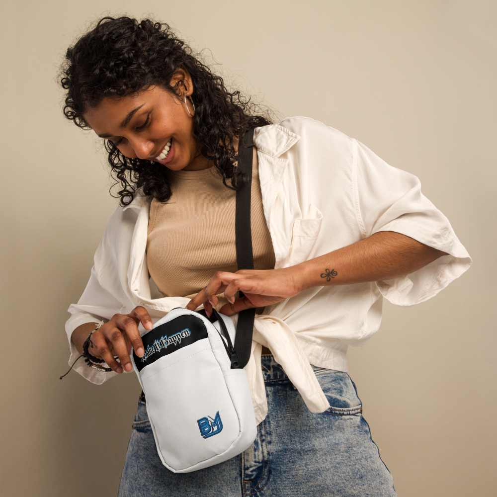 „Colecția genților crossbody Utility ‘Make It Happen’ de Mădălin Buni”