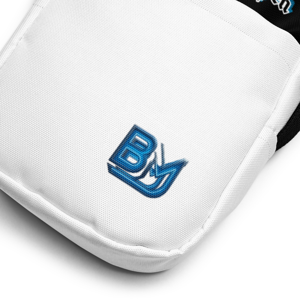 „Colecția genților crossbody Utility ‘Make It Happen’ de Mădălin Buni”